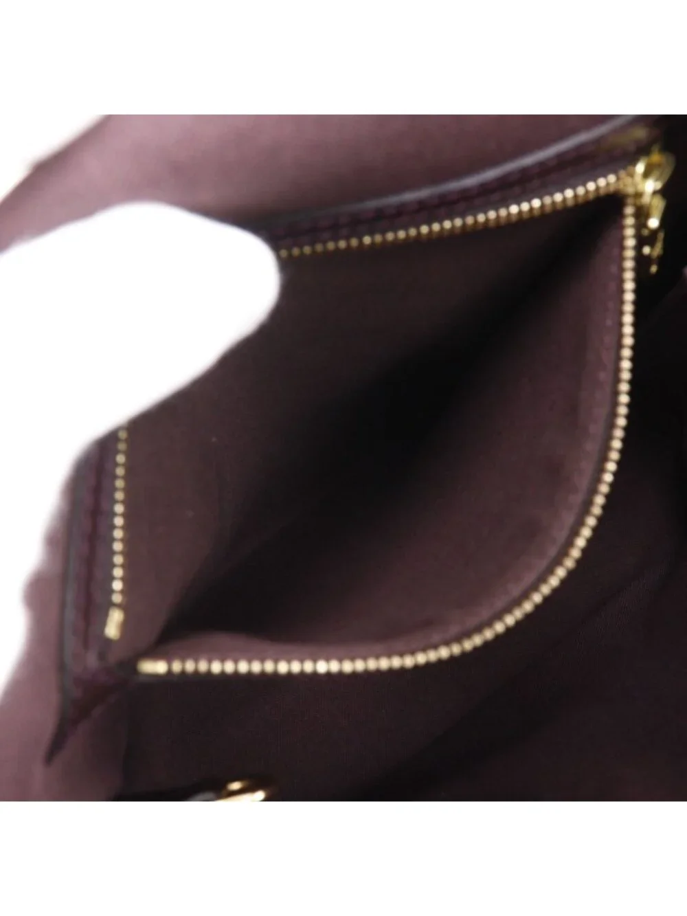 Louis Vuitton Yaranga Taiga Acajou Wine Red Shoulder Bag